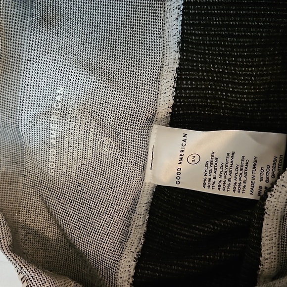 NWT Good American white & black seamless ribbed leggings size 3/4 - Picture 5 of 9